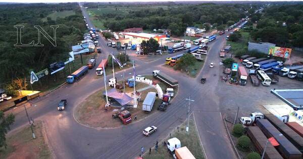 La Nación / Camioneros suspenden la llegada hasta Asunción