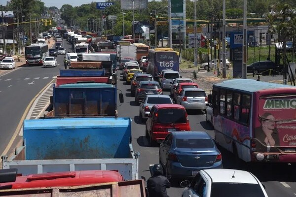 Caminera registra unos 20 cortes de ruta por precios del combustible
