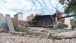 Ruinas en capital: Otra estructura derrumbada refleja desidia y peligro