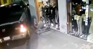 La Nación / Automovilista atropelló a un anciano en situación de calle y se dio a la fuga