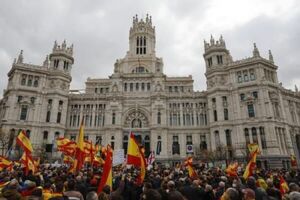 Dos mil quinientas personas piden en Madrid la