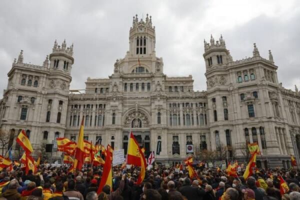 Dos mil quinientas personas piden en Madrid la