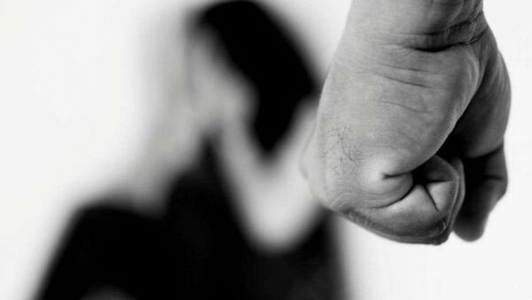 Le rompió el brazo a su madre porque no le quiso dar dinero para comprar cerveza