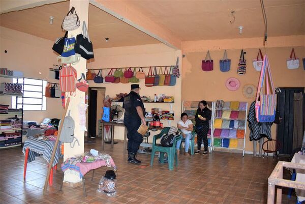 Por segunda vez, desconocidos roban local artesanal en Carapeguá - Nacionales - ABC Color