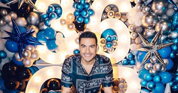 La Nación / Carlos Rivera coronó el festejo de su cumpleaños cantando con su ídolo