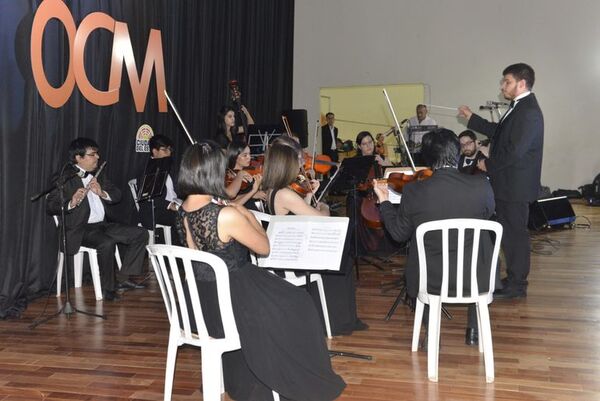 Brillante debut oficial de la Orquesta de Cámara Municipal de CDE - ABC en el Este - ABC Color