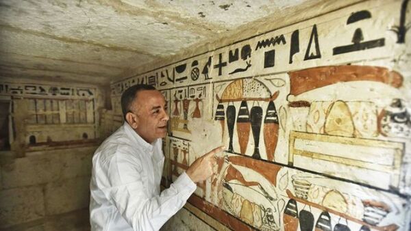 Egipto muestra tumbas faraónicas descubiertas en Saqqara