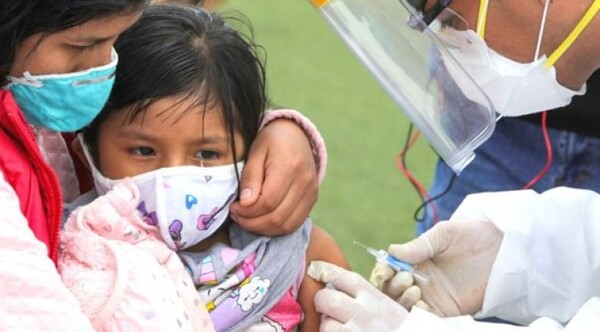 Diario HOY | Anticuerpos naturales ante el COVID duran al menos 7 meses en los niños