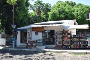 Inacción municipal, permite invasión de espacios públicos del casco histórico de Areguá - Nacionales - ABC Color