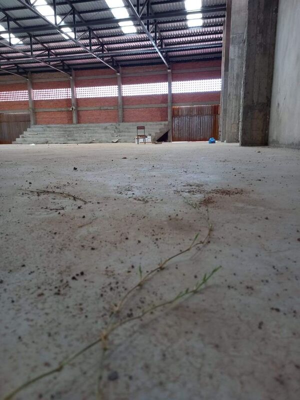 Obra adjudicada a la constructora de esposa de diputado está abandonada - Nacionales - ABC Color