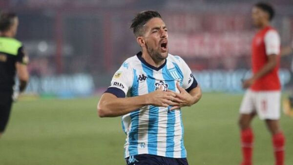 Racing se queda con el clásico de Avellaneda y con el liderato