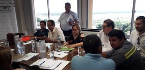 Diario HOY | Piden suba salarial de 38 %,Hacienda dice no y se instala la puja