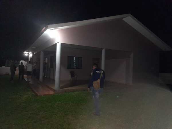 Roban camioneta, moto, dinero, joyas y 50 kilos de carne en asalto domiciliario - La Clave