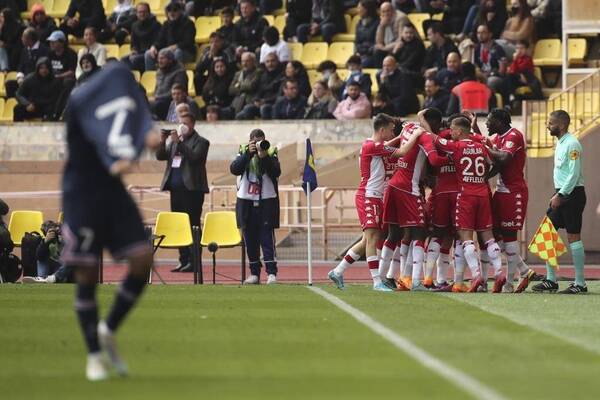 Crónica / PSG fue goleado y piden el raje de Mauricio Pochettino