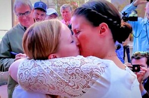 “Yo no soy diferente” dice spot de CNN que en horario protegido hace apología abierta a la perversión sexual – La Mira Digital