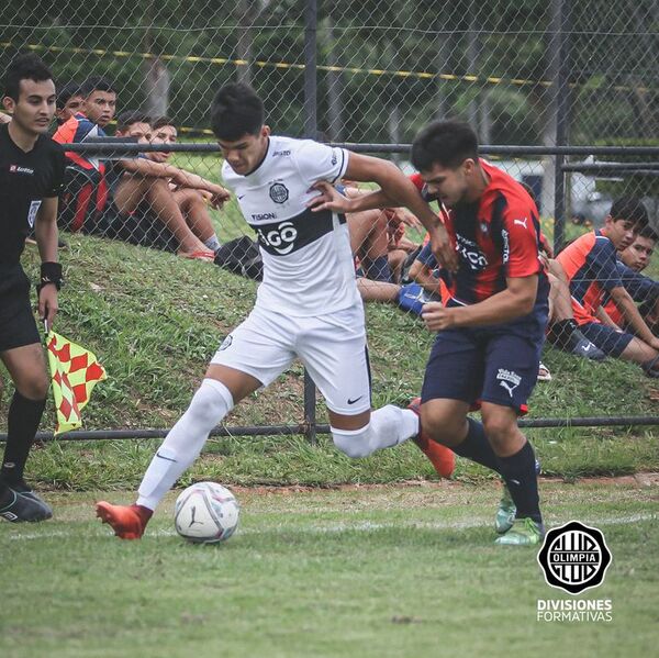 Cerro dueño del clásico y de la cima de la Sub 17 - Fútbol - ABC Color