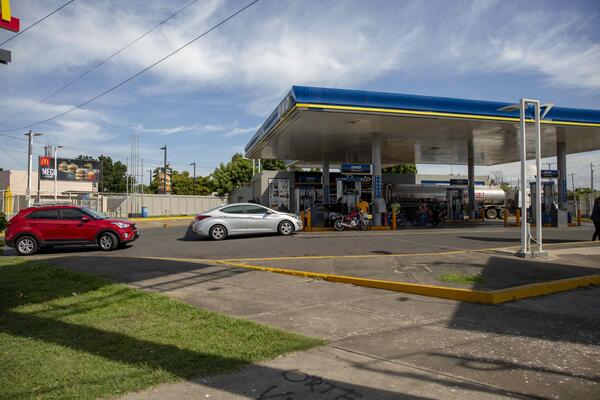Nicaragua congela el precio de los combustibles en más de 4 dólares por galón - MarketData