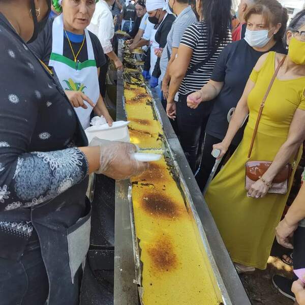 Cocinaron la sopa paraguaya más grande del mundo
