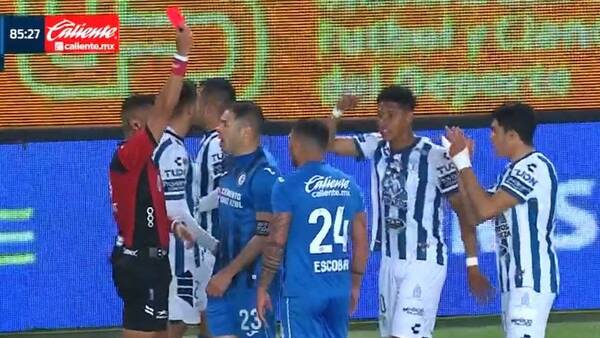 Crónica / Escobar expulsado y derrota del Cruz Azul