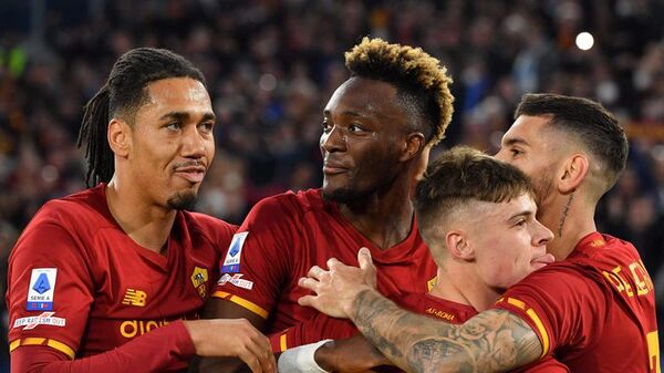 El Roma doblega al Lazio con una goleada en el derbi de la capital - Fútbol Internacional - ABC Color