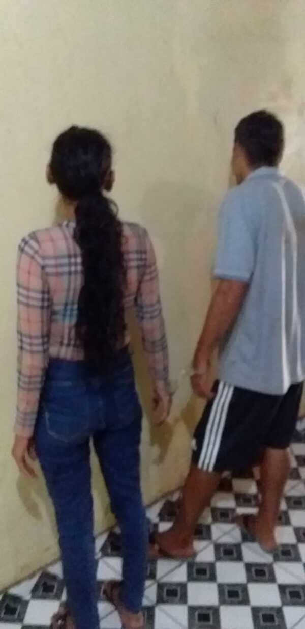 Víctima y vecinos reducen a pareja que robó desodorantes - La Clave