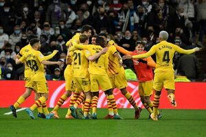 Xavi se doctora en el Bernabéu con un triunfo histórico - Fútbol Internacional - ABC Color