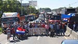 En medio de  crisis del combustible, Fisco pagó sobresueldo a su plantel