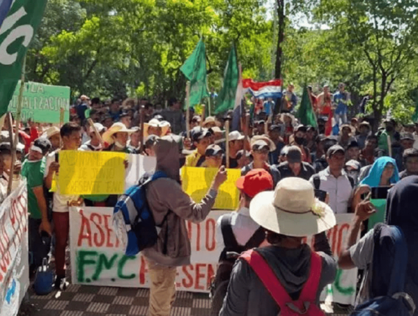 Masiva manifestación de campesinos e indígenas en Asunción arrancará mañana · Radio Monumental 1080 AM