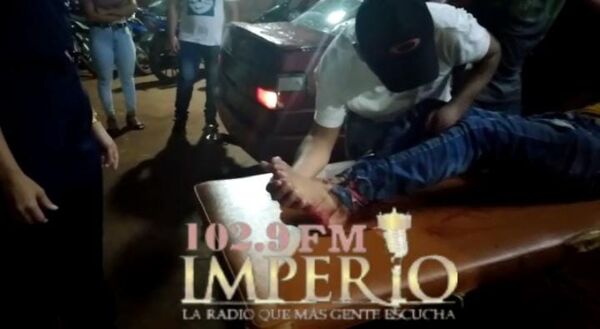 Motociclista quedó con fracturas tras ser embestido por un automóvil que se fugó - Radio Imperio