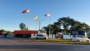 Camioneros en San Pedro esperan promulgación de ley para levantar el paro