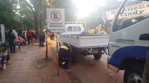 Despejan calle frente al Hospital de Luque •