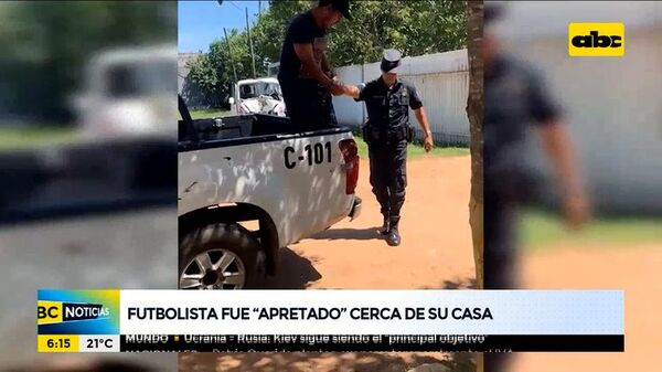 Futbolista fue “apretado” cerca de su casa - ABC Noticias - ABC Color