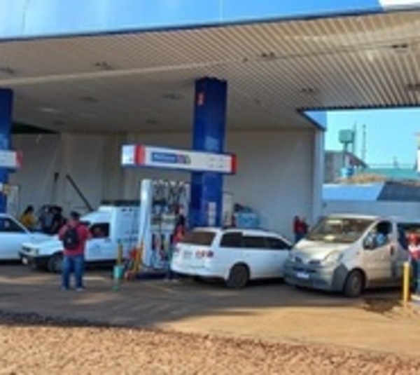 Reportan combustible agotado en varias sucursales de Petropar  - Paraguay.com