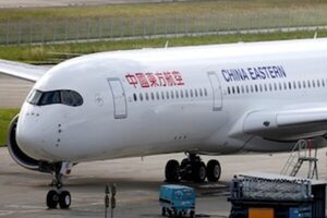 Un avión con 132 personas se estrelló en China