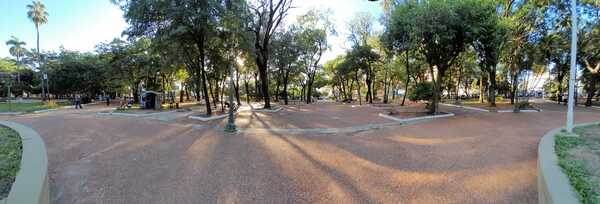 Plaza Uruguaya permanecerá cerrada hasta que culmine la marcha campesina - Megacadena — Últimas Noticias de Paraguay