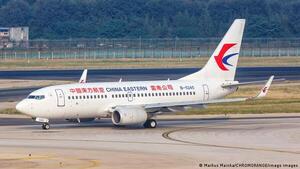 Se estrella avión con 132 personas a bordo en China