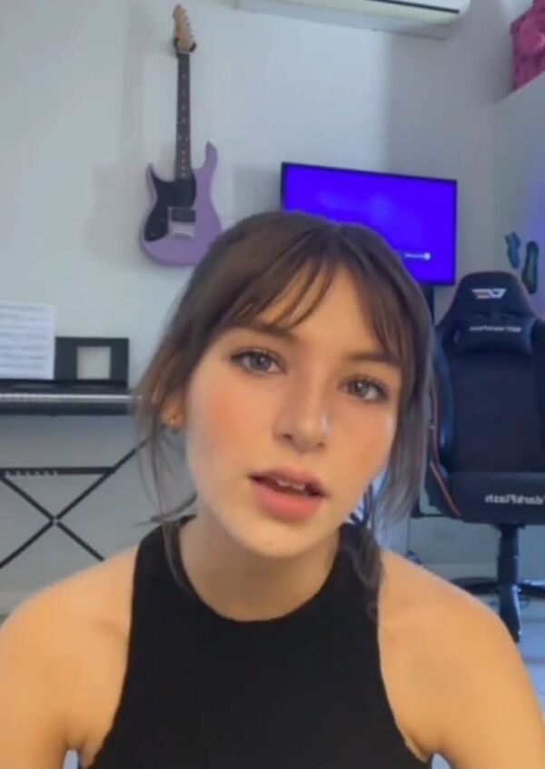 Mavi Zacarías, la jovencita que sueña tocar con Foo Fighters - Gente - ABC Color