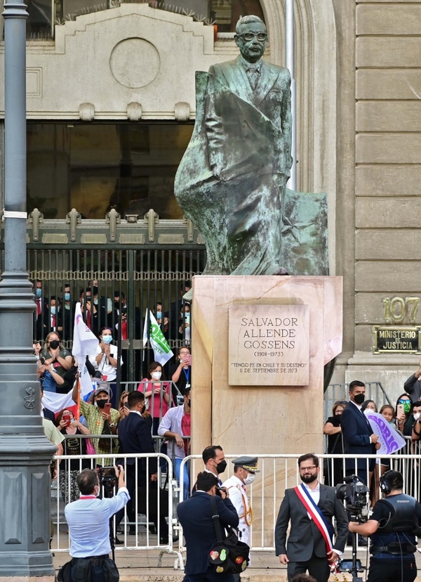 Boric, los cambios prometidos y el lastre de la Constitución de Pinochet - .::Agencia IP::.