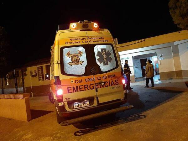 Crónica / Esperaba colectivo y dos motocas se acercaron a apuñalarlo por "deporte"