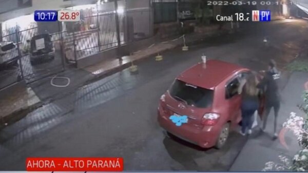 ¡Impotencia! Retiró un préstamo y fue asaltada | Noticias Paraguay