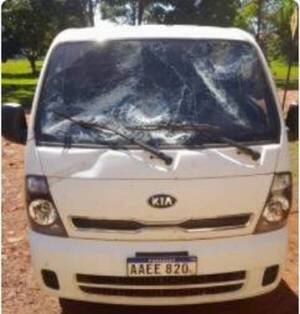 Crónica / Cierre de rutas: Reventaron camioneta y su conductor quedó herido