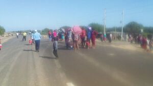 Indígenas cierran ruta por merienda escolar y cedulación en Concepción