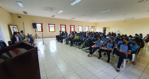 Semana de Educación Financiera culminó con charla a estudiantes de Minga Guazú - .::Agencia IP::.