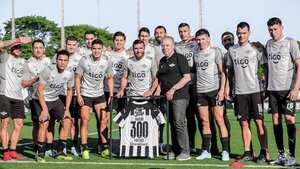 Diario HOY | Antonio Bareiro y el reconocimiento por sus 300 partidos con Libertad