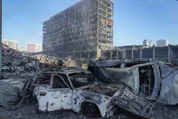 Diario HOY | La guerra entra en Kiev con el bombardeo de un centro comercial