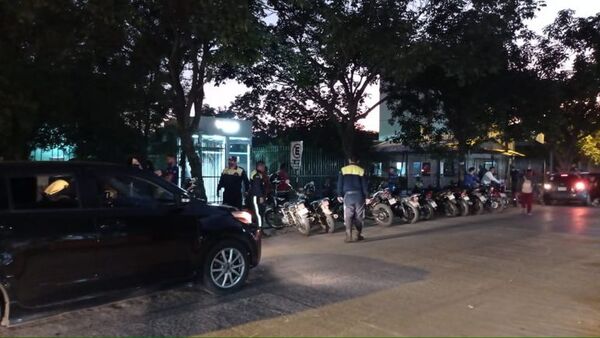 Tras denuncia, Policía Municipal de Tránsito ordena tránsito alrededor de Hospital de Luque - Nacionales - ABC Color