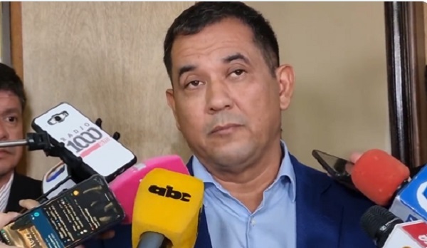 Ediles recibieron coima de USD 200.000 para conceder terreno en la Costanera, afirma senador