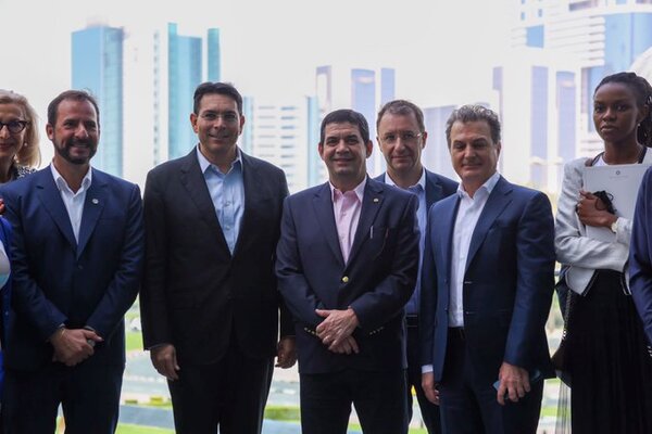 Hugo Velázquez se encuentra en Dubái como invitado en un encuentro con líderes de la región - El Trueno