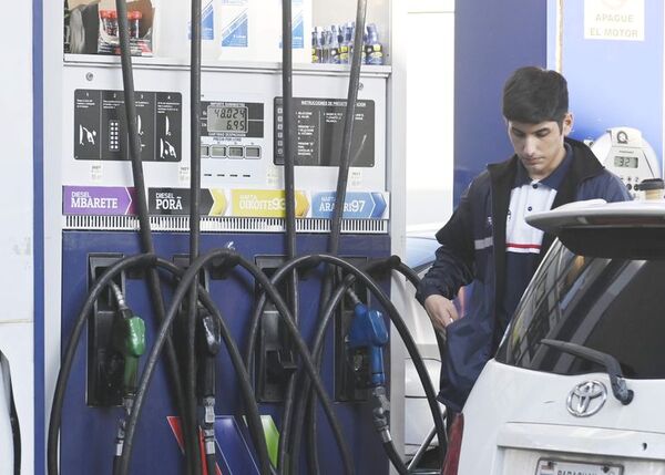 Plantean tocar fondos de ministerios para subsidio a combustibles - Nacionales - ABC Color