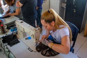 Internas realizan taller de estética en pelucas